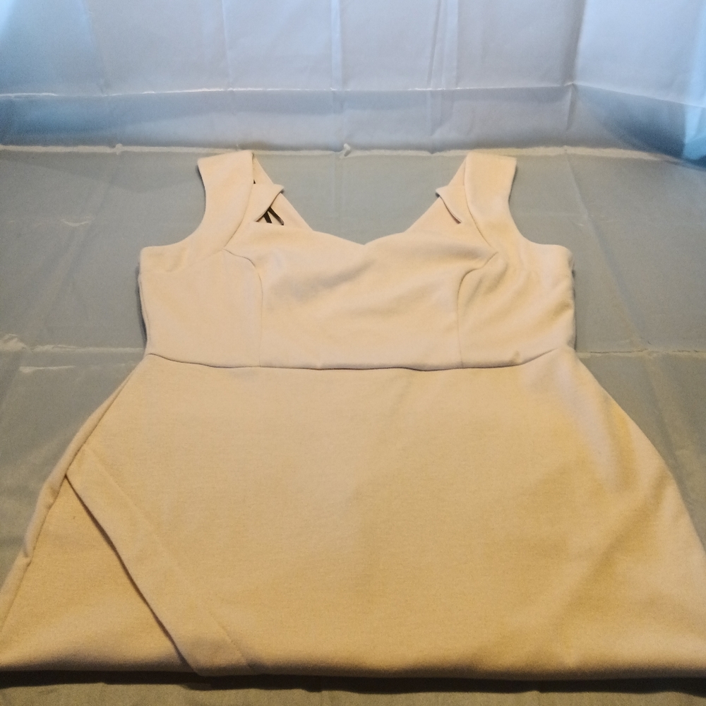 Dress - Picture 3 of 7